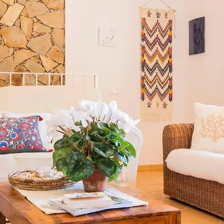 Marysol Villa *